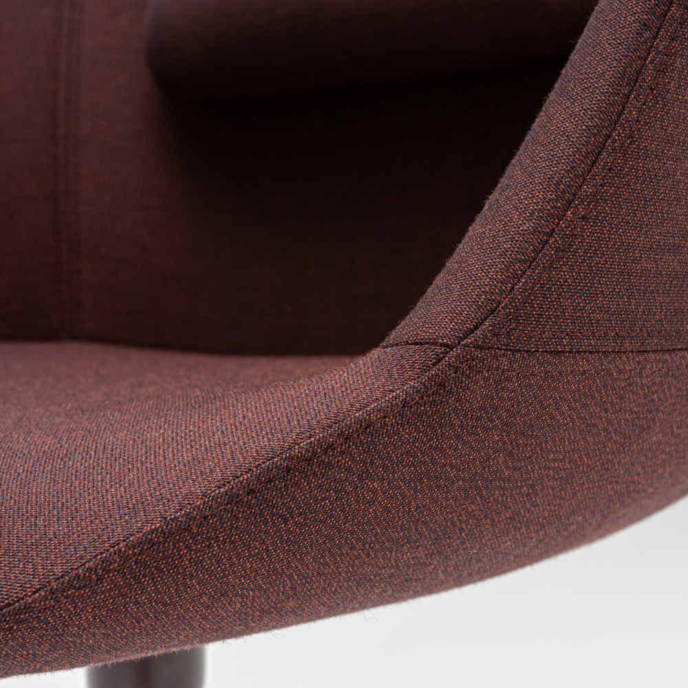 MDD_Ultra_verhoiltu_neuvottelutuoli_asiakastuoli_ristikkojalka_pyörillä_06 - Edella MDD Ultra Chair tuoli ristikkojalka pyörillä