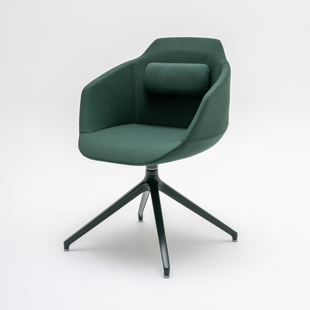MDD_Ultra_verhoiltu_ravintolatuoli_neuvottelutuoli_asiakastuoli_ristikkojalka_05 - Edella MDD Ultra Chair tuoli ristikkojalalla