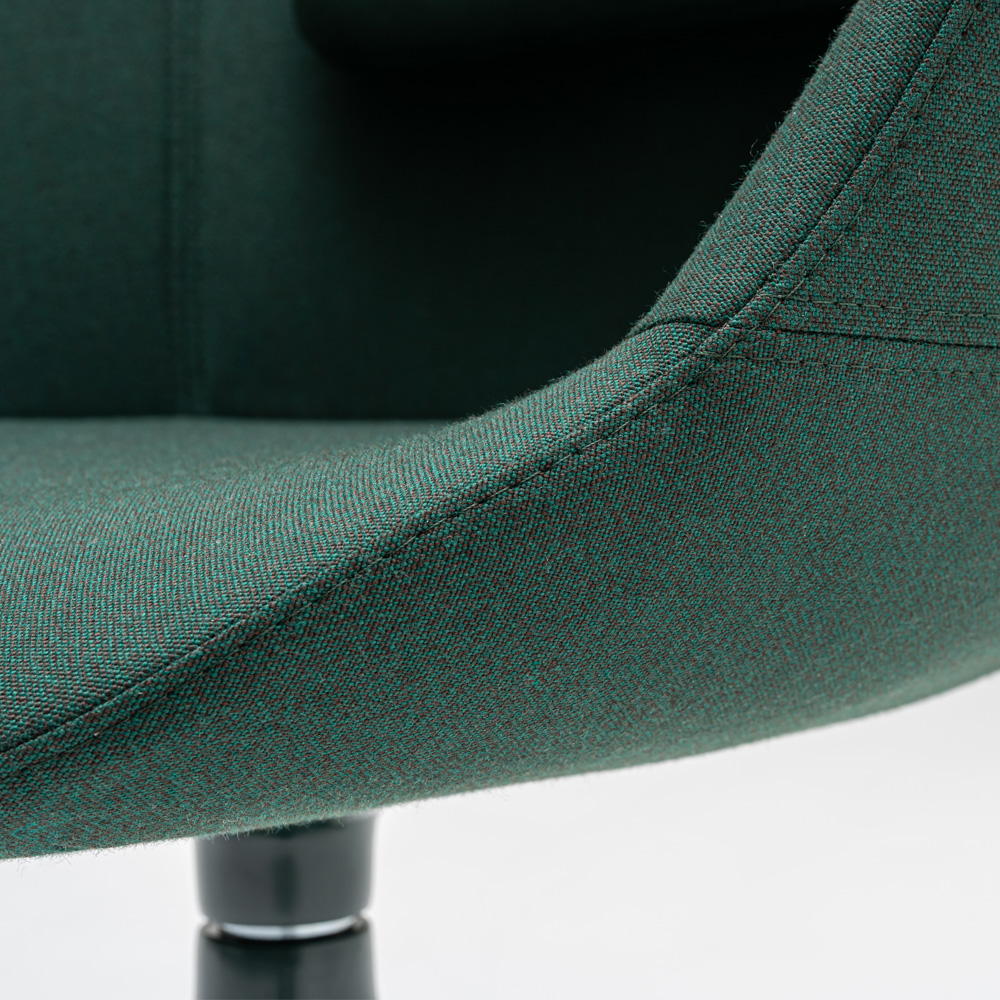 MDD_Ultra_verhoiltu_ravintolatuoli_neuvottelutuoli_asiakastuoli_ristikkojalka_07 - Edella MDD Ultra Chair tuoli ristikkojalalla