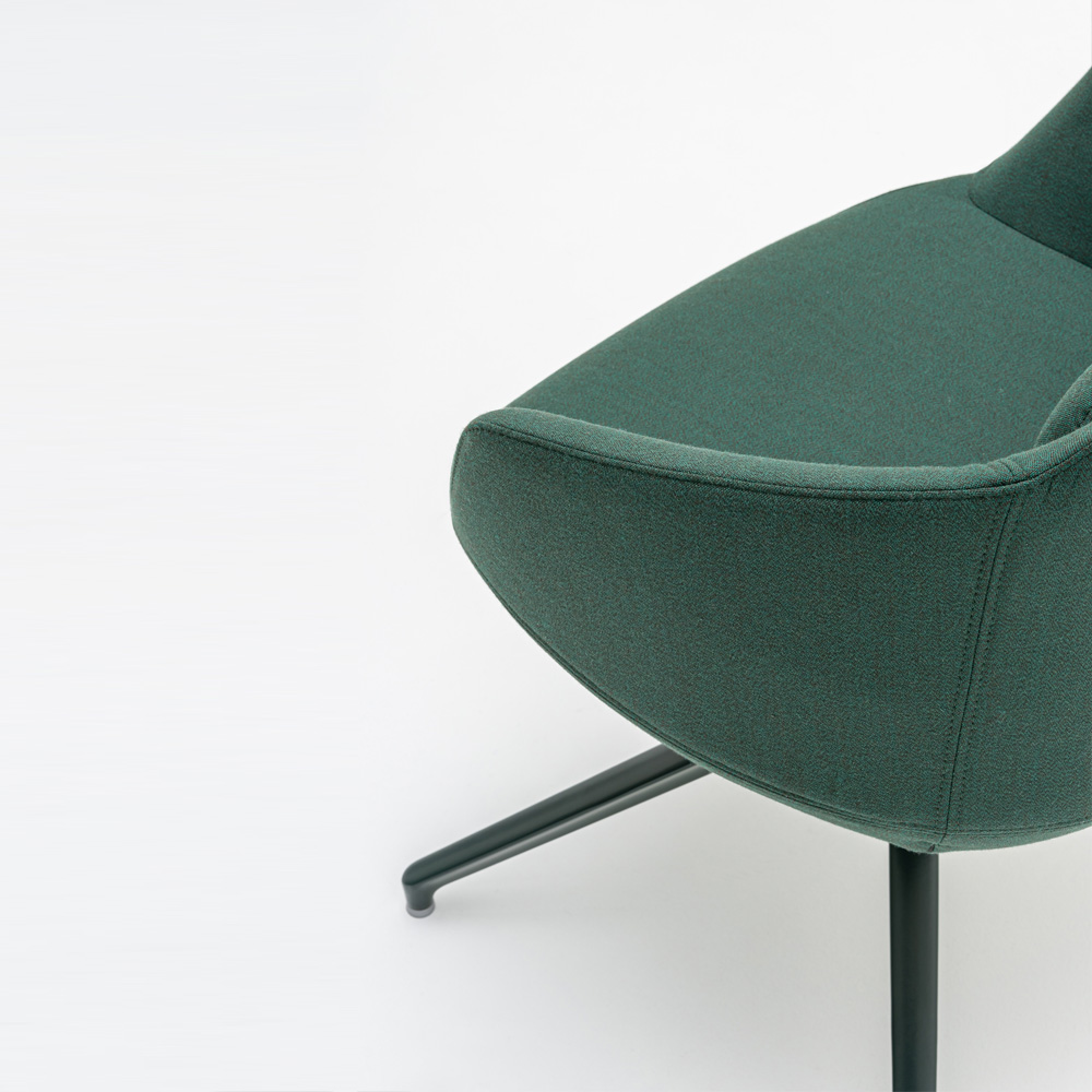 MDD_Ultra_verhoiltu_ravintolatuoli_neuvottelutuoli_asiakastuoli_ristikkojalka_08 - Edella MDD Ultra Chair tuoli ristikkojalalla