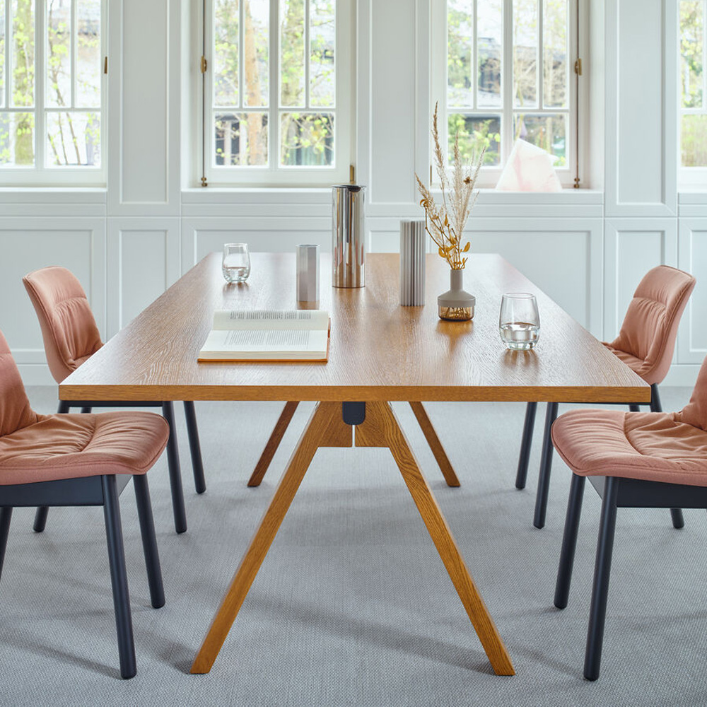 MDD_Viga_neuvottelupöytä_kokouspöytä_tammi_kannella_jaloilla_22 - Edella MDD Viga Dining Table ruokapöytä