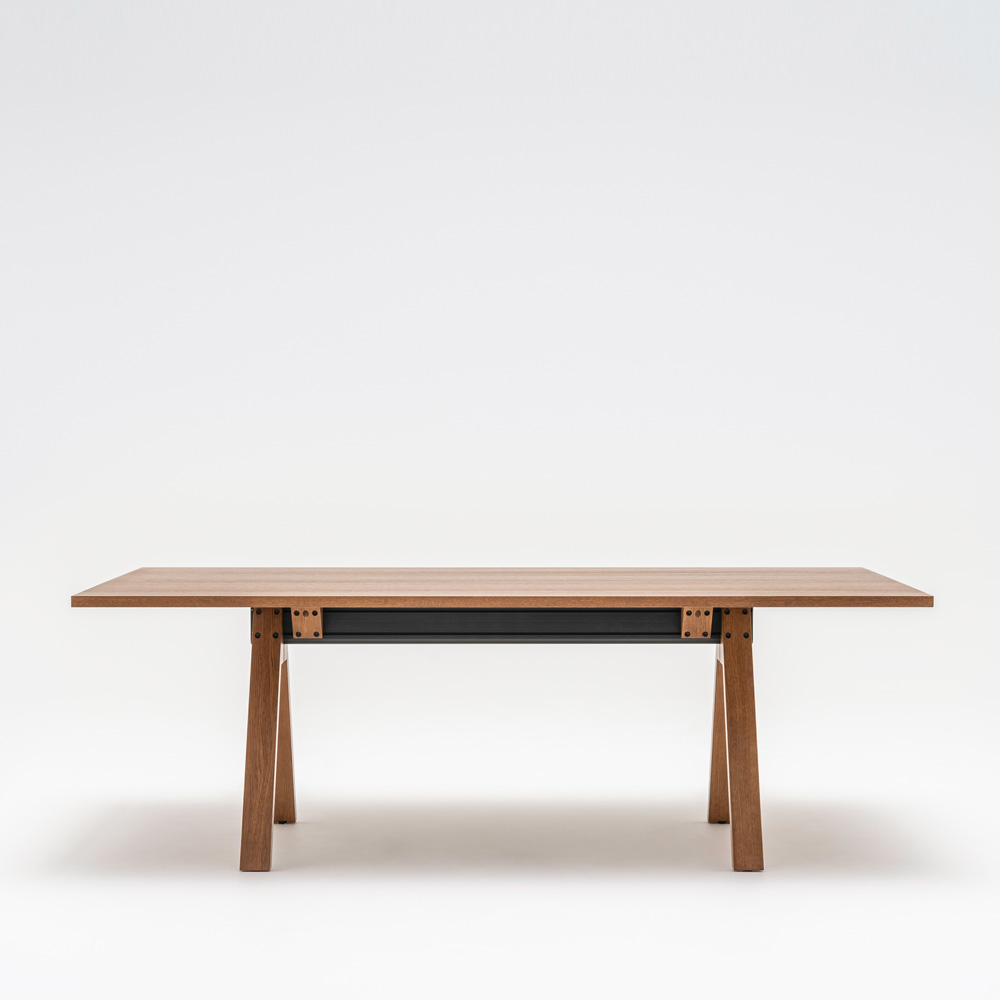 MDD_Viga_neuvottelupöytä_kokouspöytä_tammi_kannella_jaloilla_27 - Edella MDD Viga Dining Table ruokapöytä