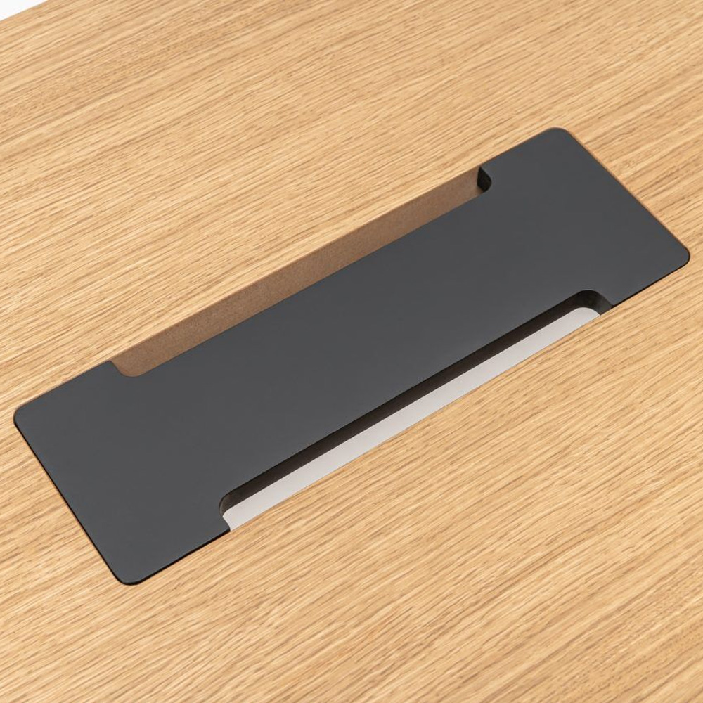 MDD_Viga_työpöytä_toimistopöytä_puukannella_pukkijaloilla_06 - Edella MDD Viga Desk työpöytä / neuvottelupöytä