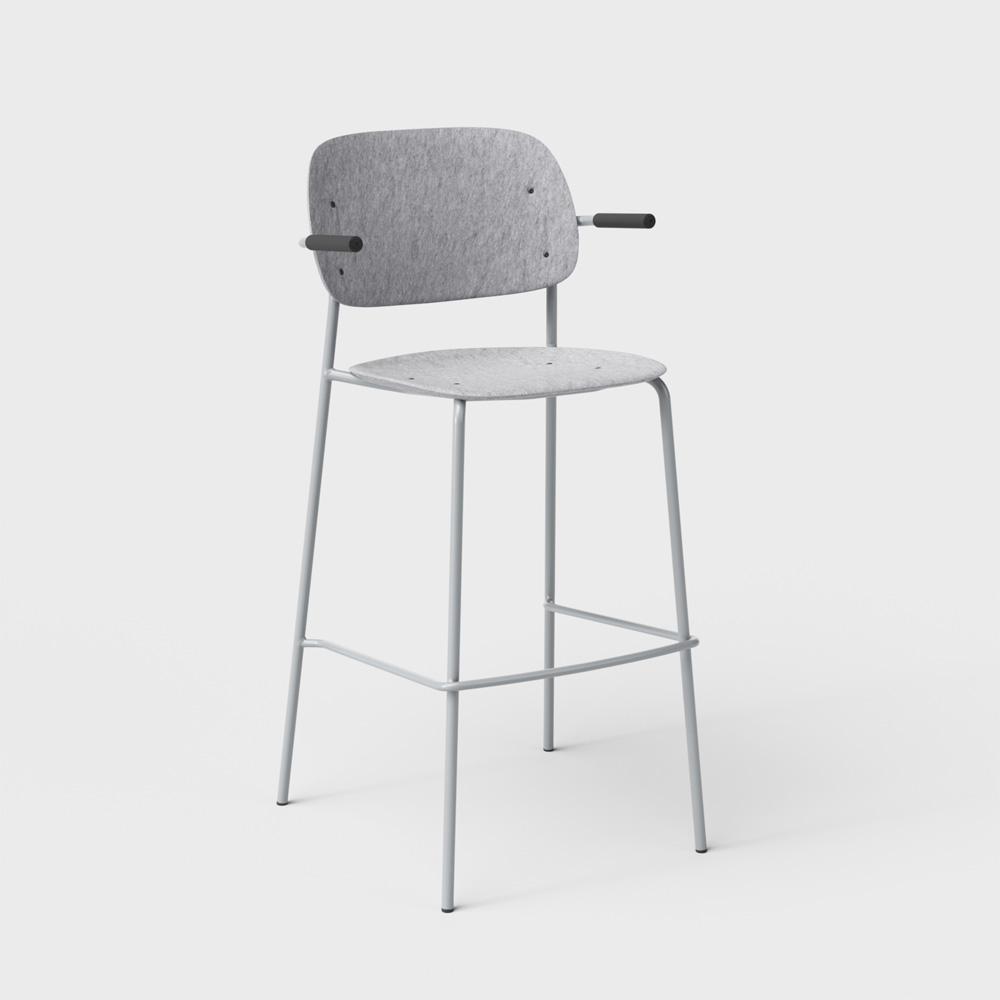 DeVorm_Hale_Bar_Stool_Armrests_Light_grey_korkea_baarituoli_01 - Edella De Vorm Hale PET Felt Bar Stool Armrests korkea baarituoli