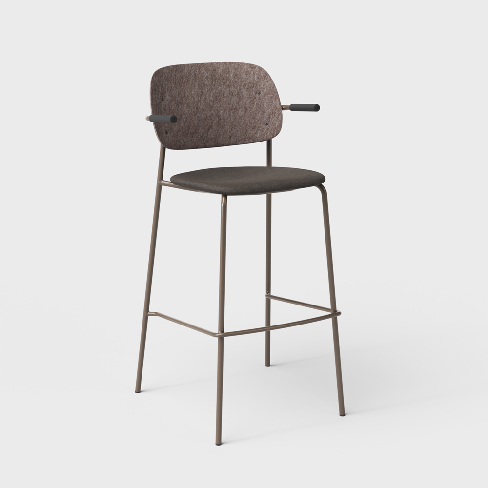DeVorm_Hale_Bar_Stool_Armrests_Upholstery_Brown_verhoiltu_korkea_baarituoli_01 - Edella De Vorm Hale PET Felt Bar Stool Armrests istuinverhoiltu korkea baarituoli