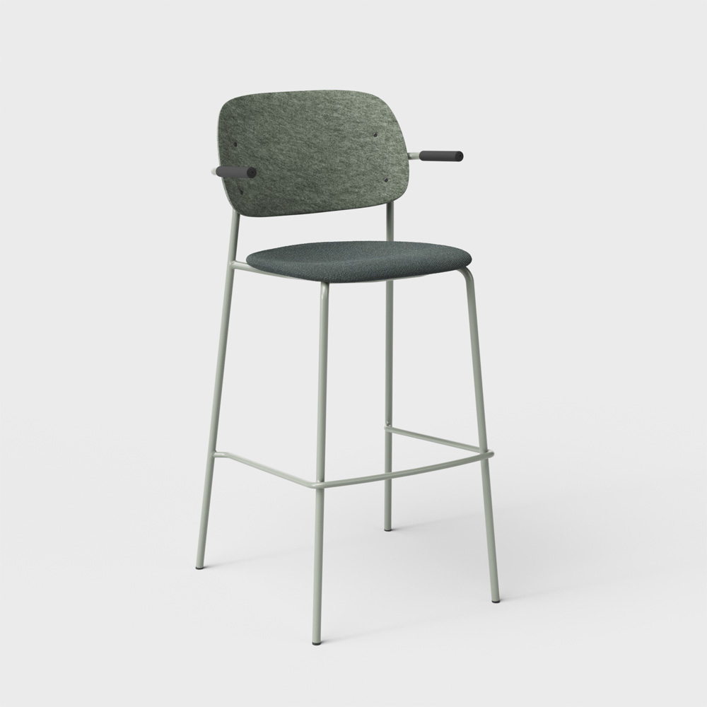 DeVorm_Hale_Bar_Stool_Armrests_Upholstery_Olive_verhoiltu_korkea_baarituoli_01 - Edella De Vorm Hale PET Felt Bar Stool Armrests istuinverhoiltu korkea baarituoli