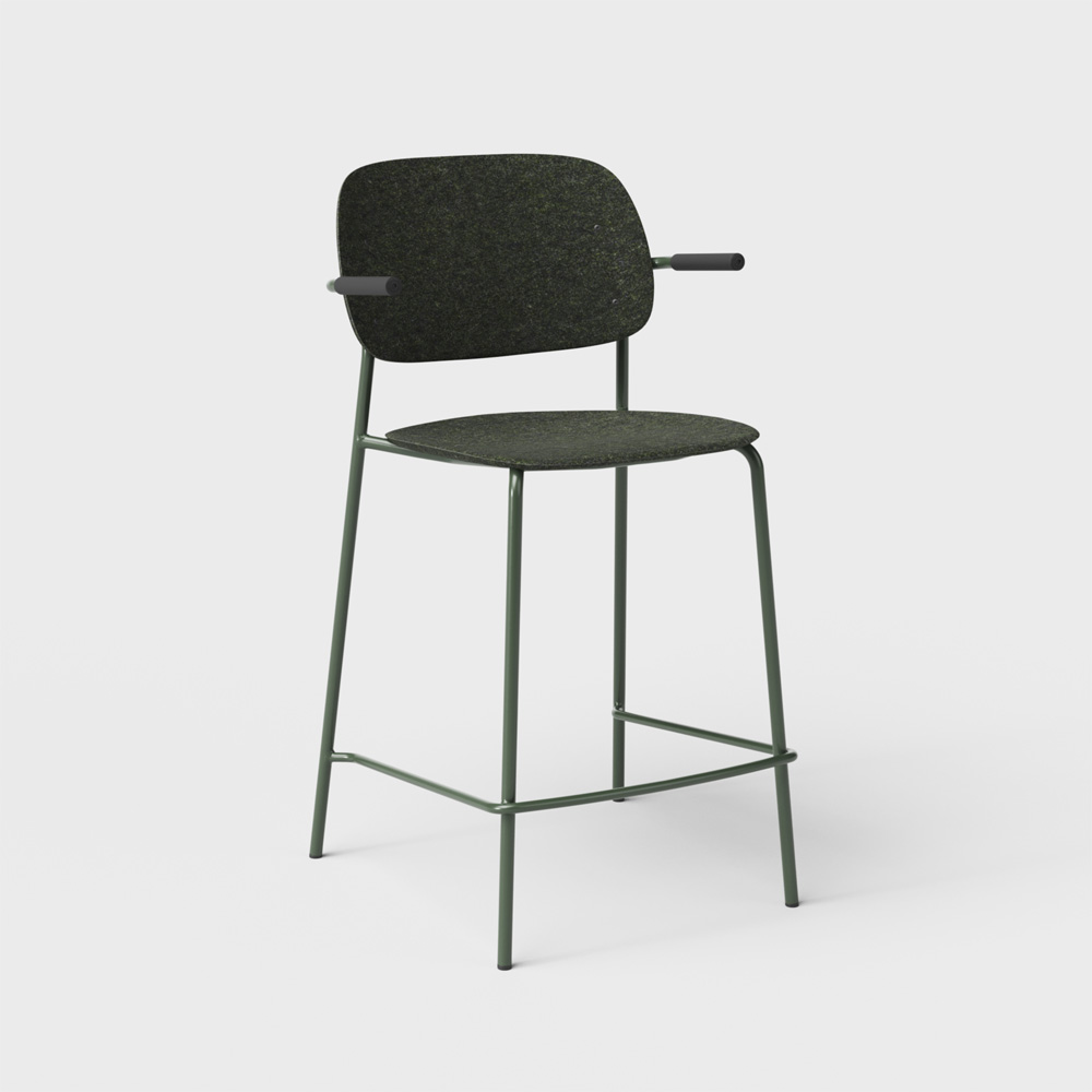 DeVorm_Hale_Counter_Stool_Armrests_Dark_green_matala_baarituoli_01 - Edella De Vorm Hale PET Felt Counter Stool Armrests matala baarituoli