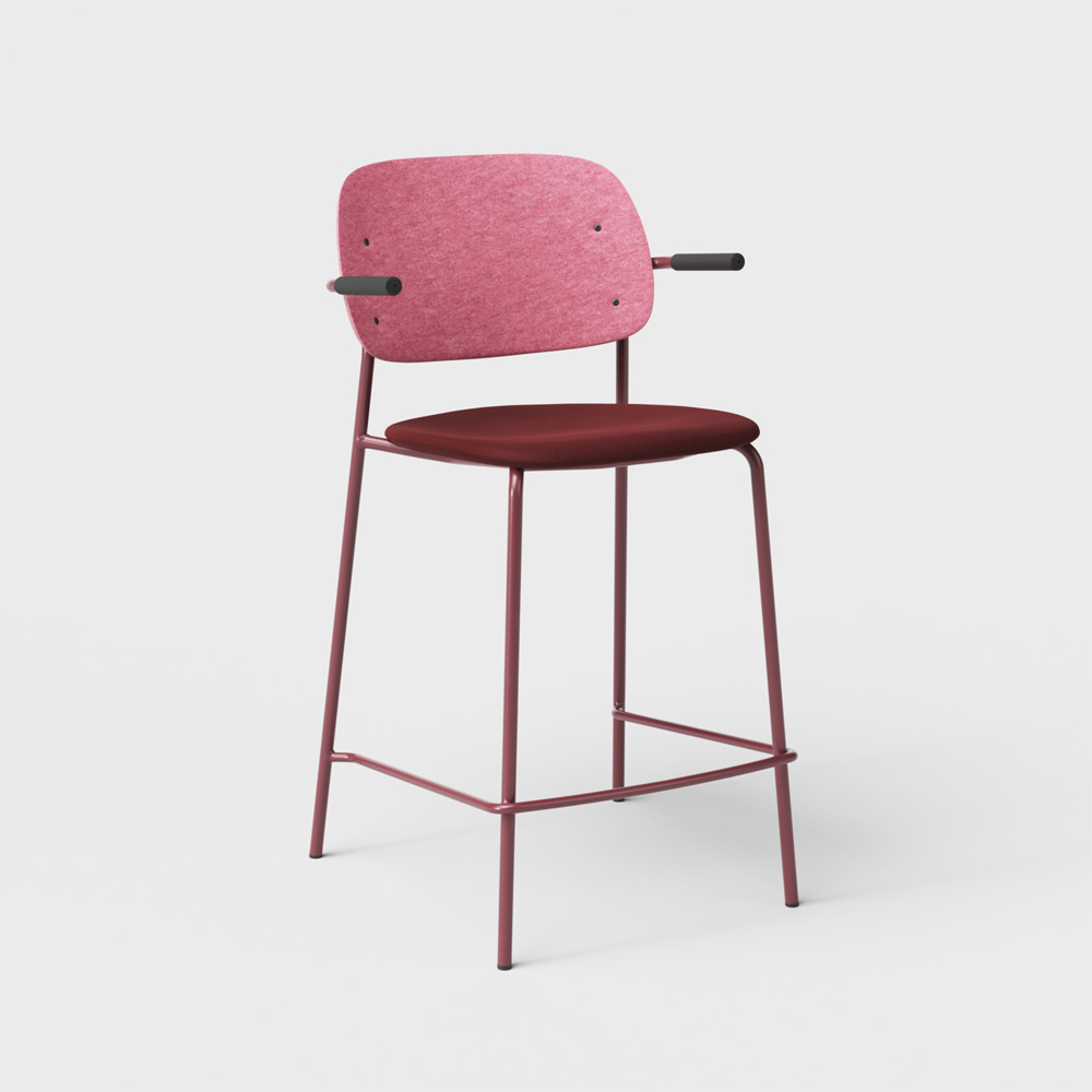 DeVorm_Hale_Counter_Stool_Armrests_Upholstery_Pink_verhoiltu_matala_baarituol - Edella De Vorm Hale PET Felt Counter Stool Armrests istuinverhoiltu matala baarituoli