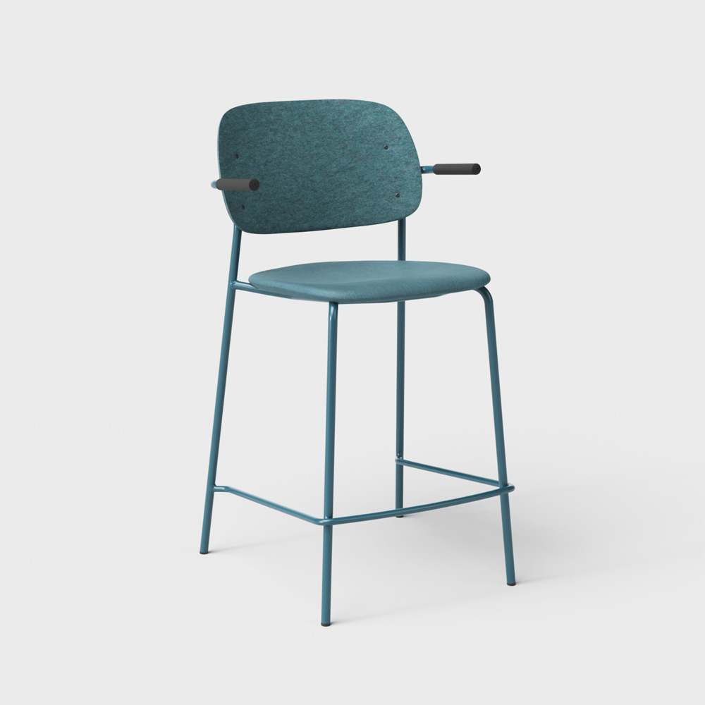 DeVorm_Hale_Counter_Stool_Armrests_Upholstery_Turquoise_verhoiltu_matala_baarituol - Edella De Vorm Hale PET Felt Counter Stool Armrests istuinverhoiltu matala baarituoli