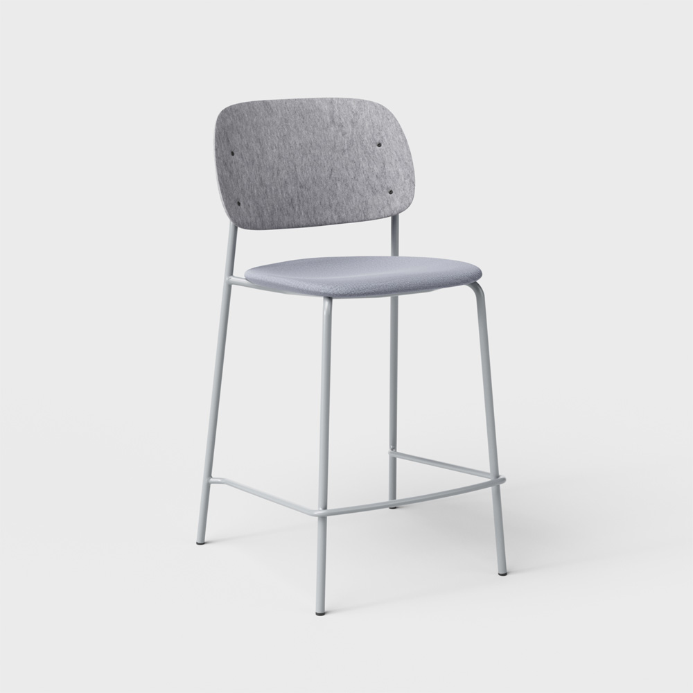 DeVorm_Hale_Counter_Stool_Upholstery_Light_grey_verhoiltu_matala_baarituoli_01 - Edella De Vorm Hale PET Felt Counter Stool istuinverhoiltu matala baarituoli