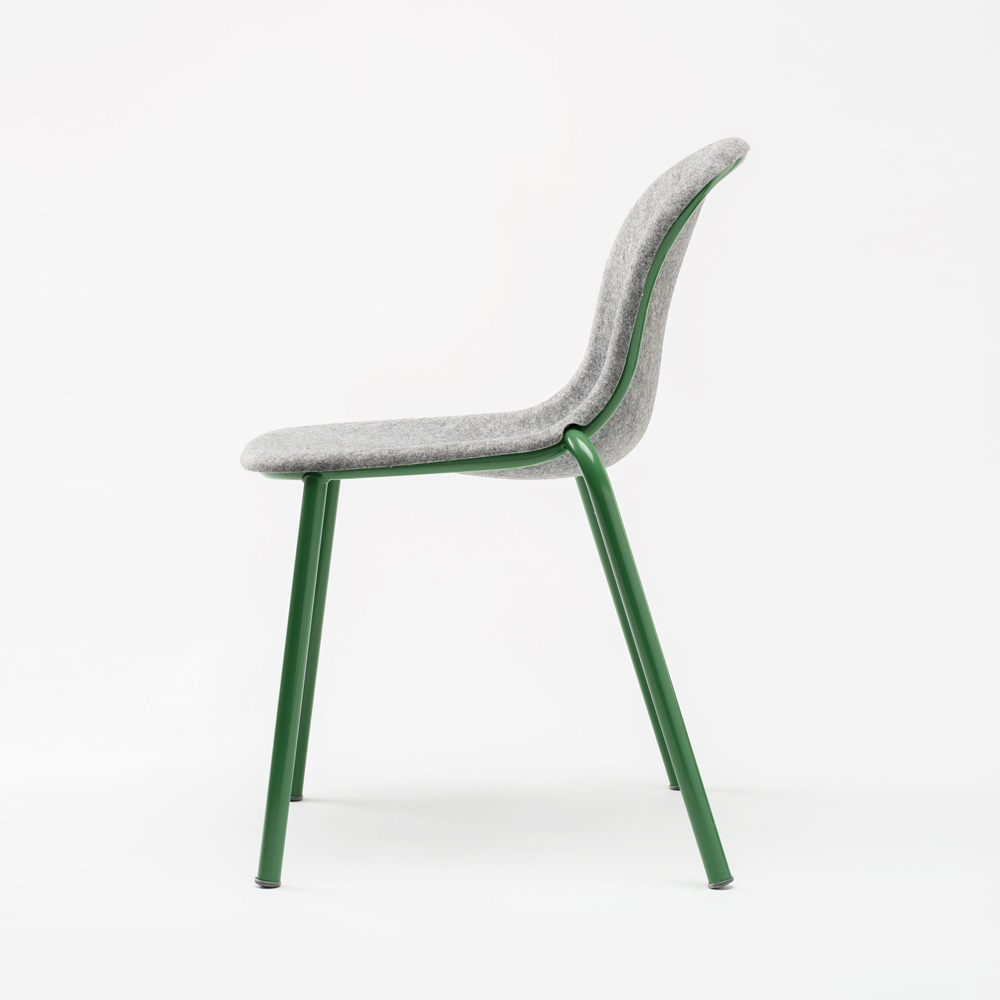 DeVorm_LJ_2_PET_Felt_Stack_Chair_ravintolatuoli_pinottava_02 - Edella De Vorm LJ 2 PET Felt Stack Chair tuoli