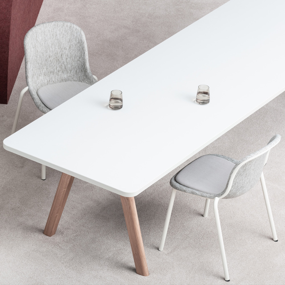 DeVorm_LJ_2_PET_Felt_Stack_Chair_ravintolatuoli_pinottava_13 - Edella De Vorm LJ 2 PET Felt Stack Chair istuinverhoiltu tuoli