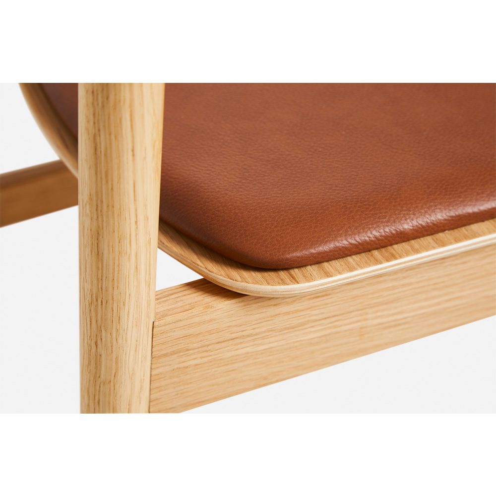 Woud_Pause_ravintolatuoli_puutuoli_öljytty_tammi_istuinpehmuste_03 - Edella Woud Pause Dining chair 2.0 W tuoli istuinpehmusteella