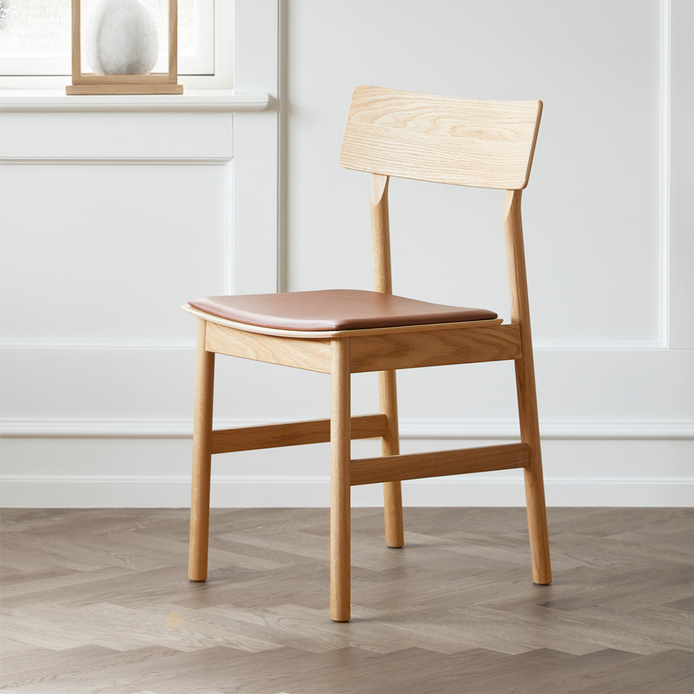 Woud_Pause_ravintolatuoli_puutuoli_öljytty_tammi_istuinpehmuste_04 - Edella Woud Pause Dining chair 2.0 W tuoli istuinpehmusteella