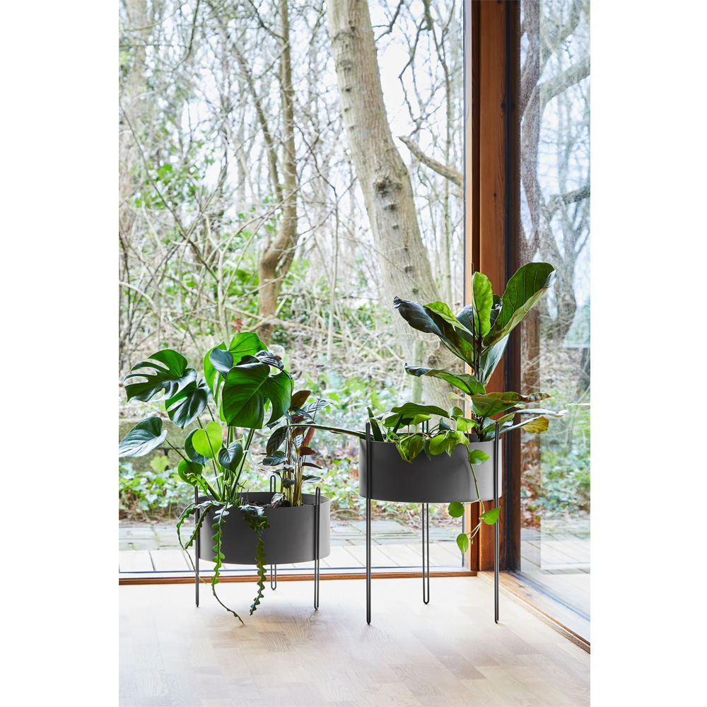 Woud_Pidestal_planter_large_taupe_kukkaruukku_kasviastia_sivupöytä_02 - Edella Woud Pidestall Planter Large ruukku /sivupöytä
