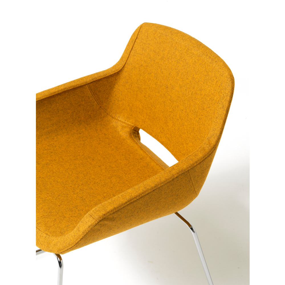 Diemme_Clea_Plus_neuvottelutuoli_kelkkajalka_verhoiltu_05 - Edella Diemme Clea Plus CLSLCR11 tuoli