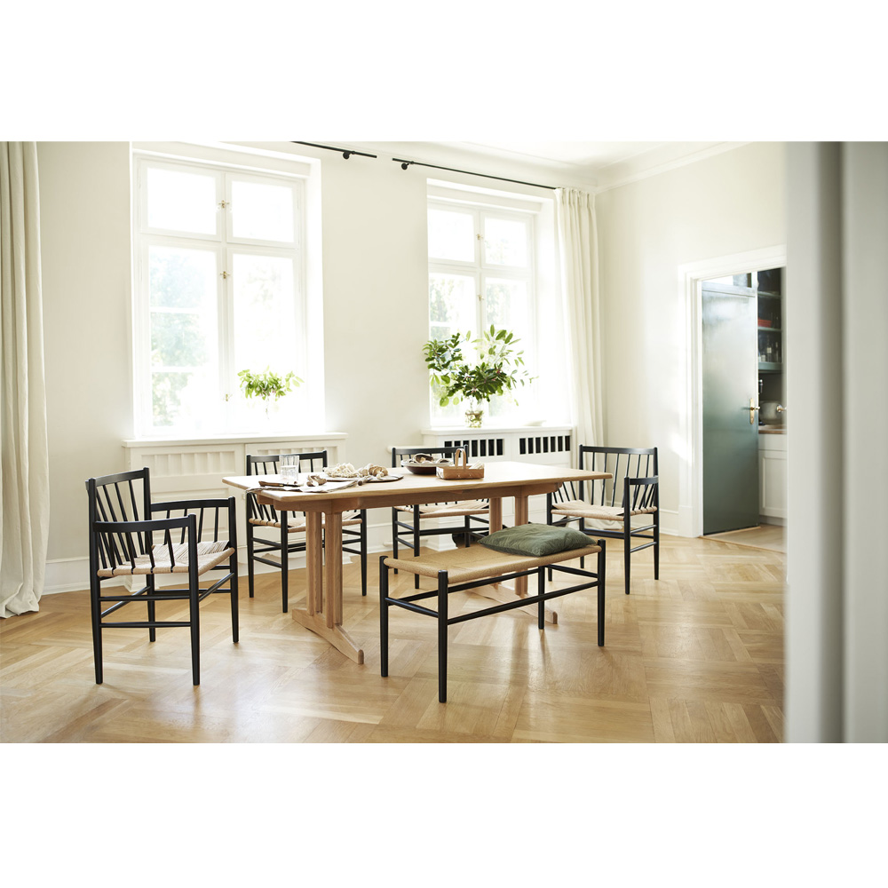 FDB_Möbler_J81_Beech_black_painted_pyökki_ravintolatuoli_puutuoli_käsinojat_06 - Edella FDB Møbler J81 tuoli maalattu pyökki