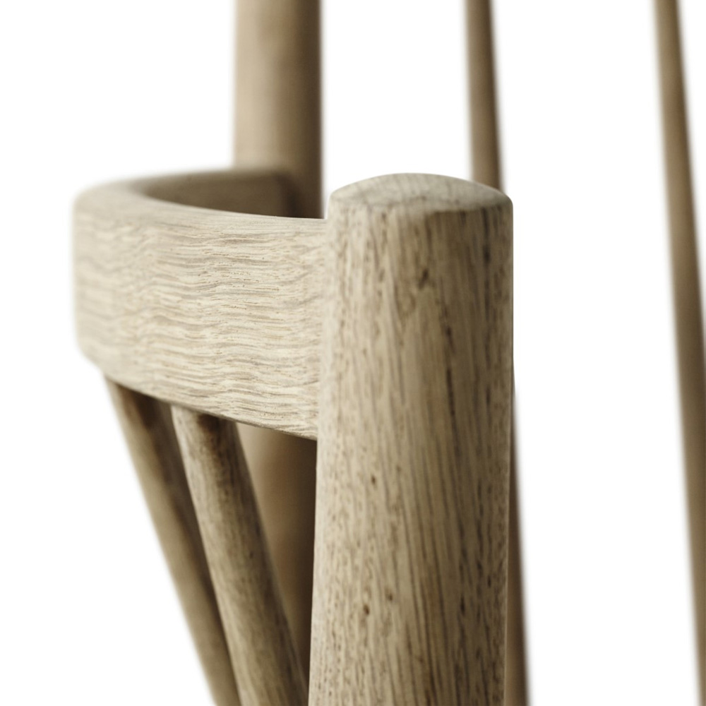 FDB_Möbler_J81_Oak_nature_Oiled_tammi_ravintolatuoli_puutuoli_käsinojat_04 - Edella FDB Møbler J81 tuoli öljytty tammi