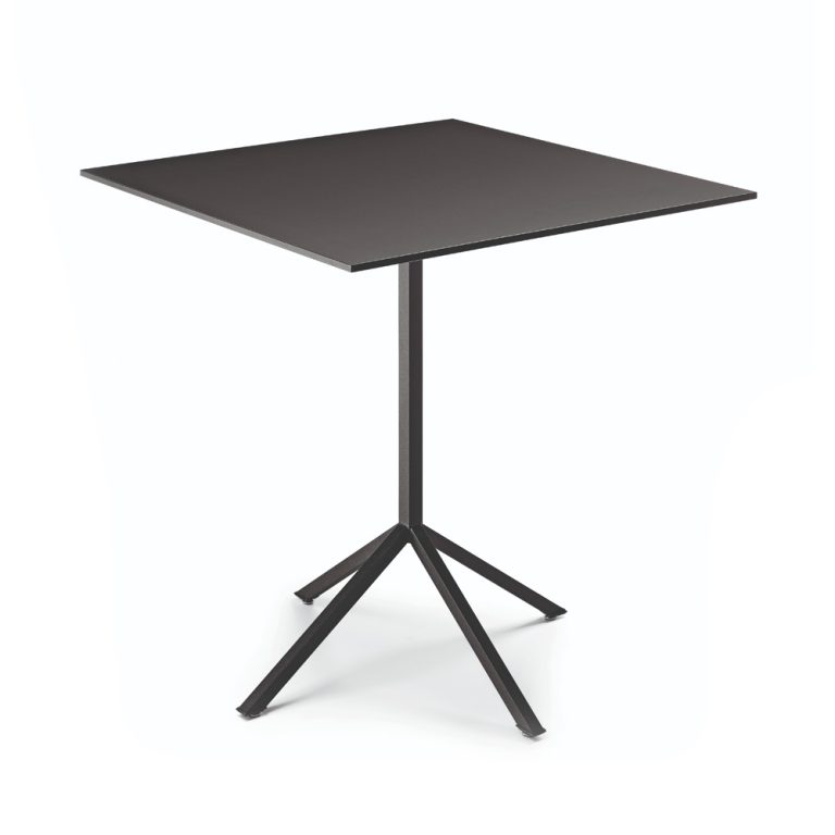 Infiniti Line Table ravintolapöytä