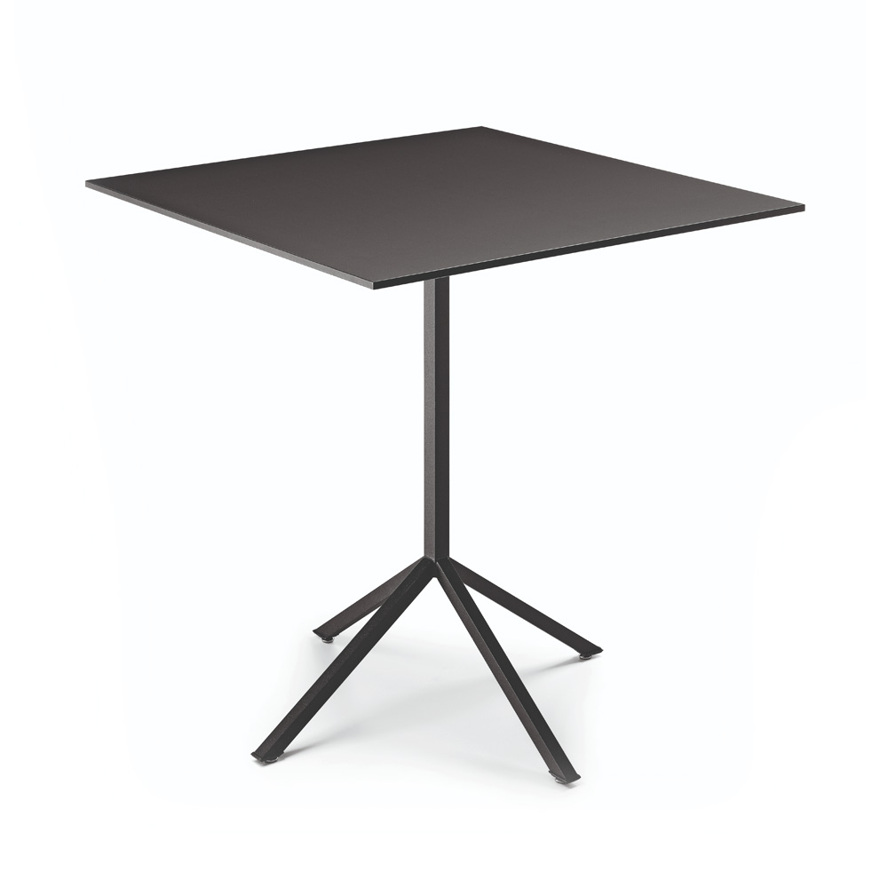 Infiniti Line Table ravintolapöytä