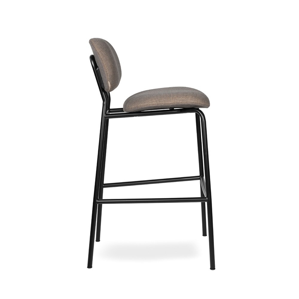 Infiniti_Tondina_Fat_Bar_Stool_Baarituoli_verhoiltu_putkijalat_05 - Edella Infiniti Tondina Fat Bar Stool korkea baarituoli