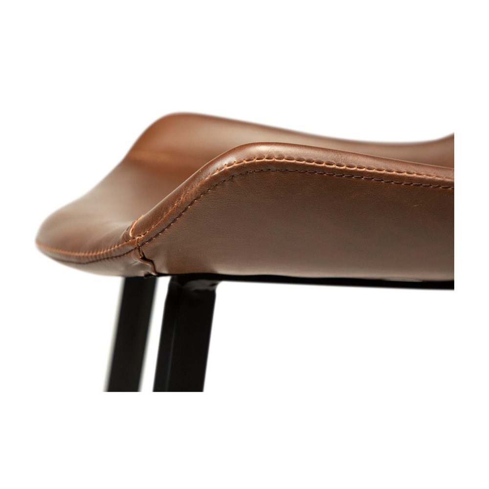 Danform_HYPE-BAR-STOOL_baarituoli_-vintage_cocoa_art_leather_w_black_metal_legs_07 - Edella Dan-Form Hype Bar Stool baarituoli korkea keinonahka