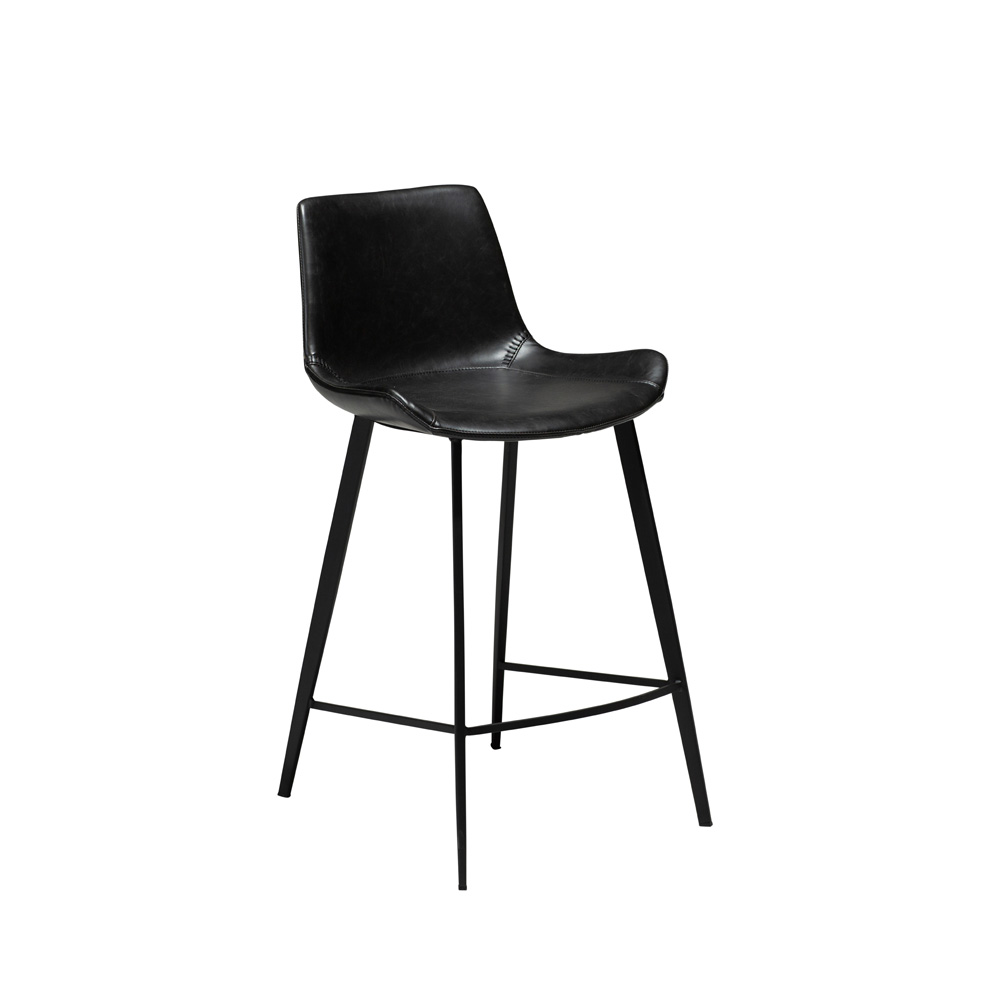 Danform_HYPE_COUNTER_STOOL_baarituoli_matala_vintage_black_art_leather_w_black_legs_01 - Edella Dan-Form Hype Counter Stool baarituoli matala keinonahka
