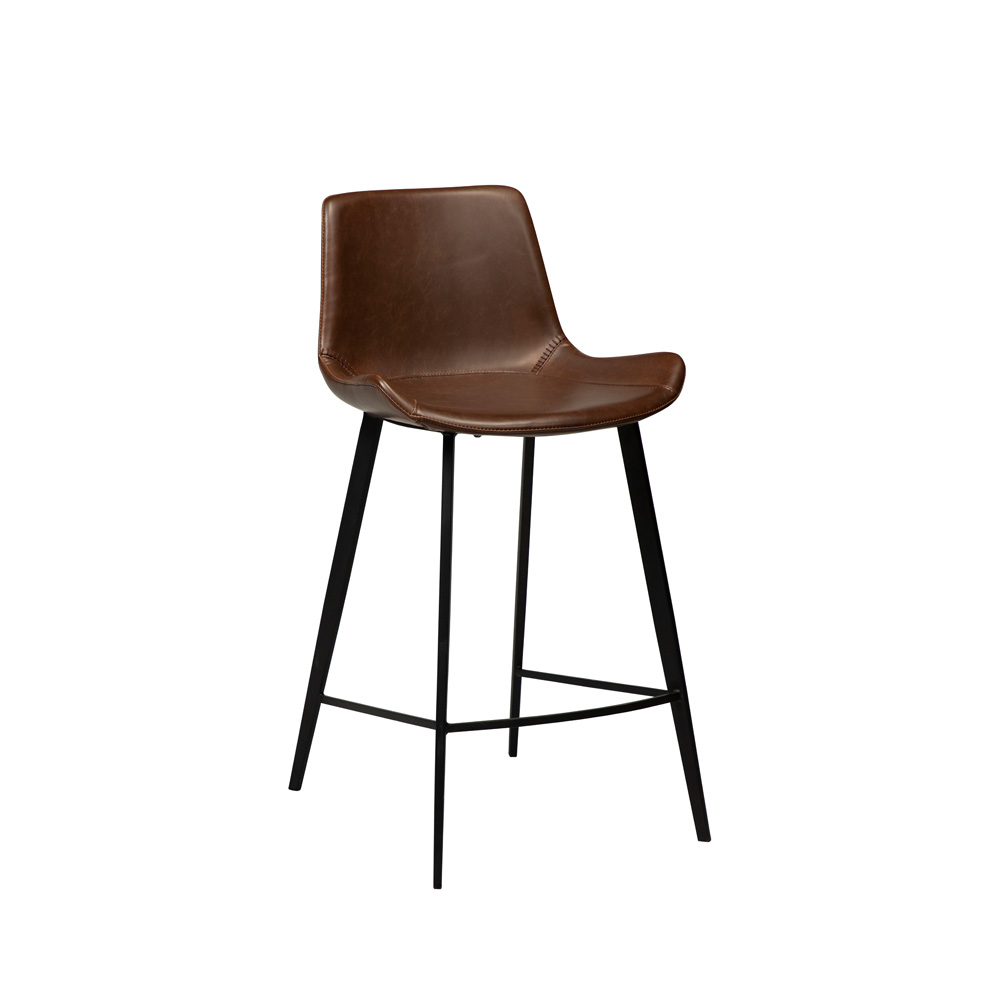 Danform_HYPE_COUNTER_STOOL_baarituoli_matala_vintage_cocoa_art_leather_w_black_legs_01 - Edella Dan-Form Hype Counter Stool baarituoli matala keinonahka