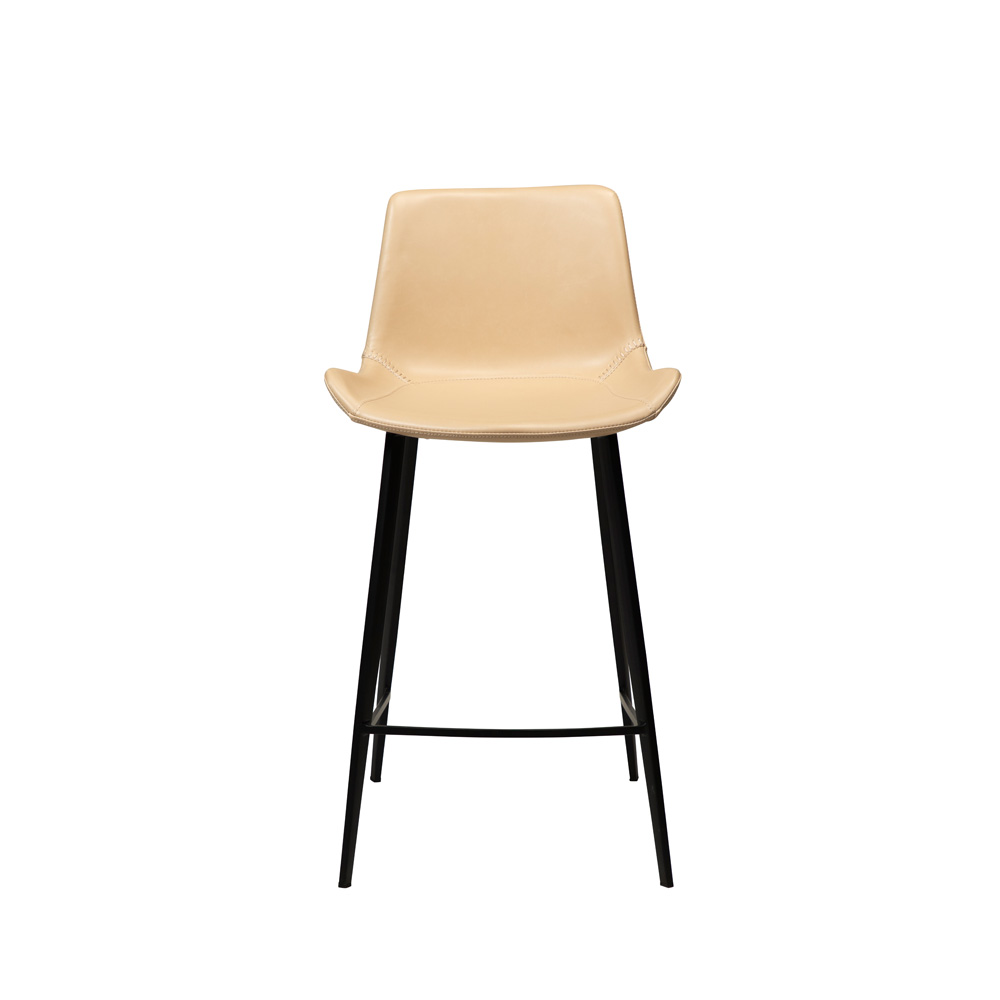 Danform_HYPE_COUNTER_STOOL_baarituoli_matala_vintage_ivory_art_leather_w_black_legs_01 - Edella Dan-Form Hype Counter Stool baarituoli matala keinonahka