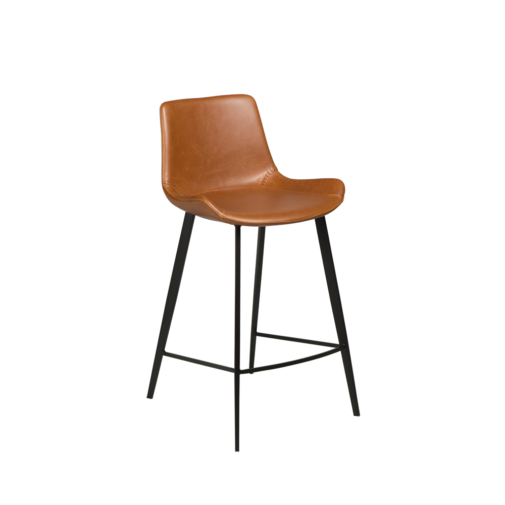 Danform_HYPE_COUNTER_STOOL_baarituoli_matala_vintage_light_brown_art_leather_w_black_legs_01 - Edella Dan-Form Hype Counter Stool baarituoli matala keinonahka